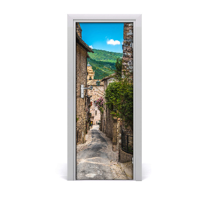 Samolepící fólie na dveře Šarmantna ulica sa zelenim brežuljcima