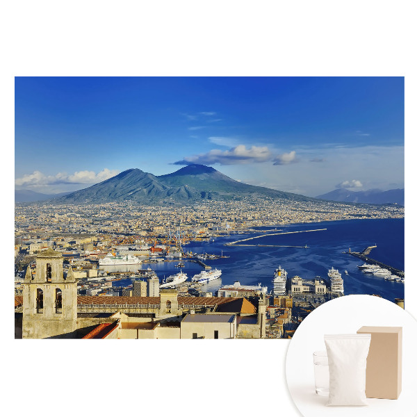 Netkaná fotografická tapeta Malebná krajina se sopkou a přístavem