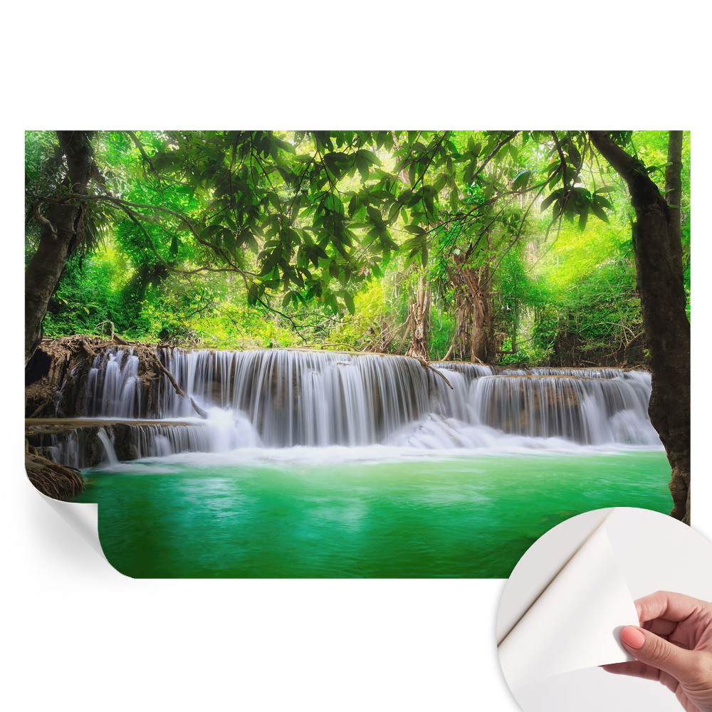 Samolepicí fototapeta do ložnice Lesní vodopád