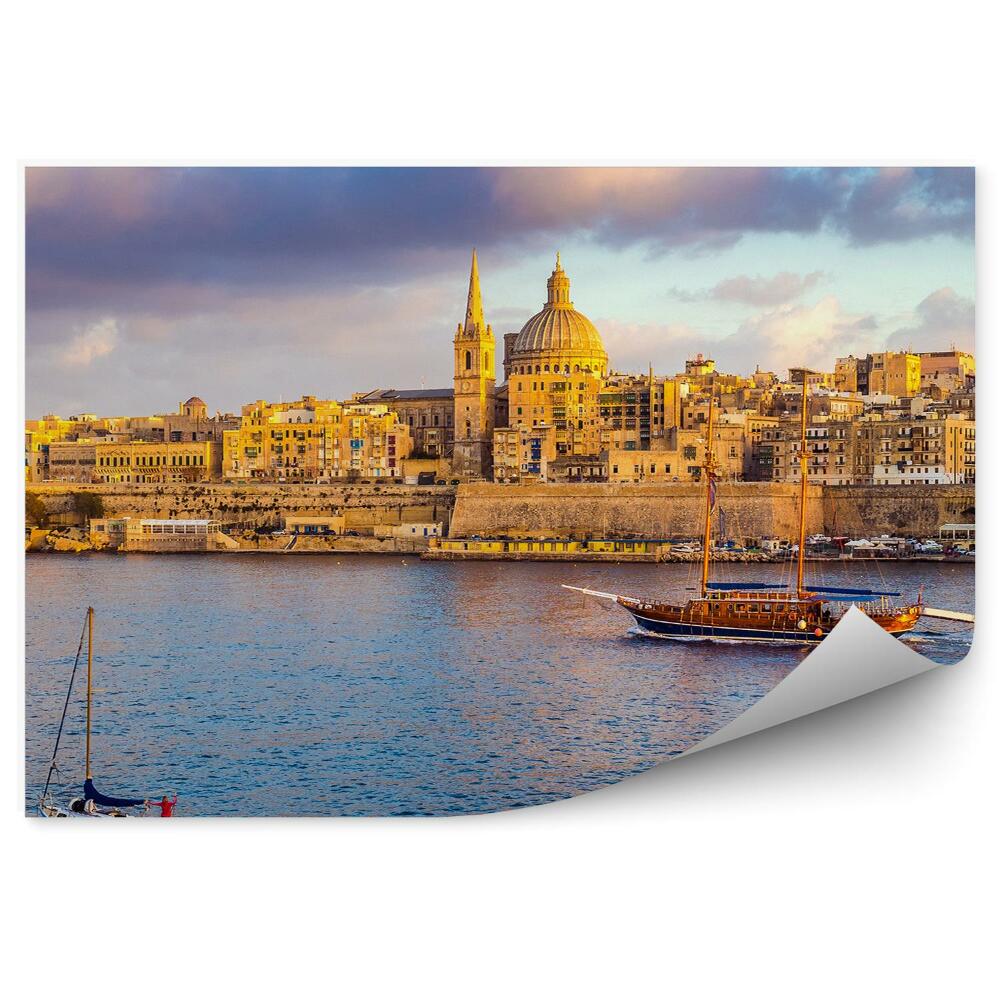 Samolepící fototapeta Lodě plachetnice budovy oceán obloha mraky Malta