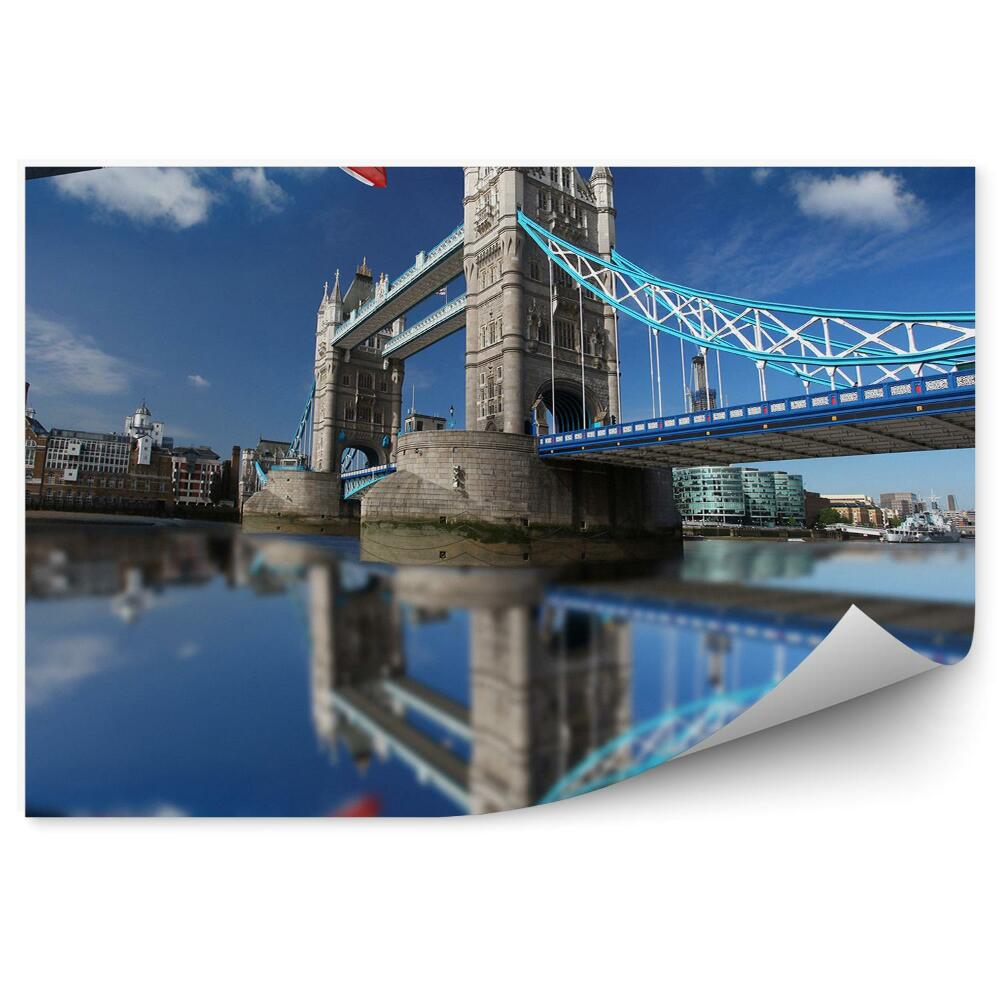 Fototapeta na zeď Tower Bridge vlajka Londýn odraz řeky ve vodě