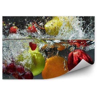 Fototapeta na zeď Ovoce ve vodní tříšti čerstvé zdravé tmavé pozadí