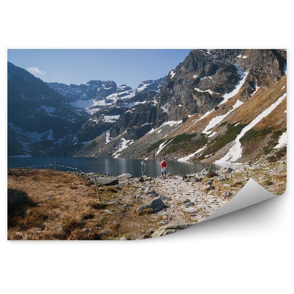 Samolepící fototapeta Tatry Morské Oko hory sníh lidé