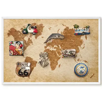 Magnetická nástěnná tabule s mapou světa v bílém rámu v hnědých odstínech
