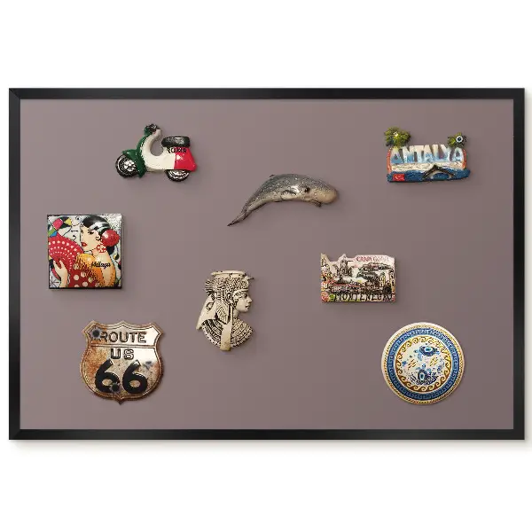 Magnetická tabule v černém rámu jemně růžová