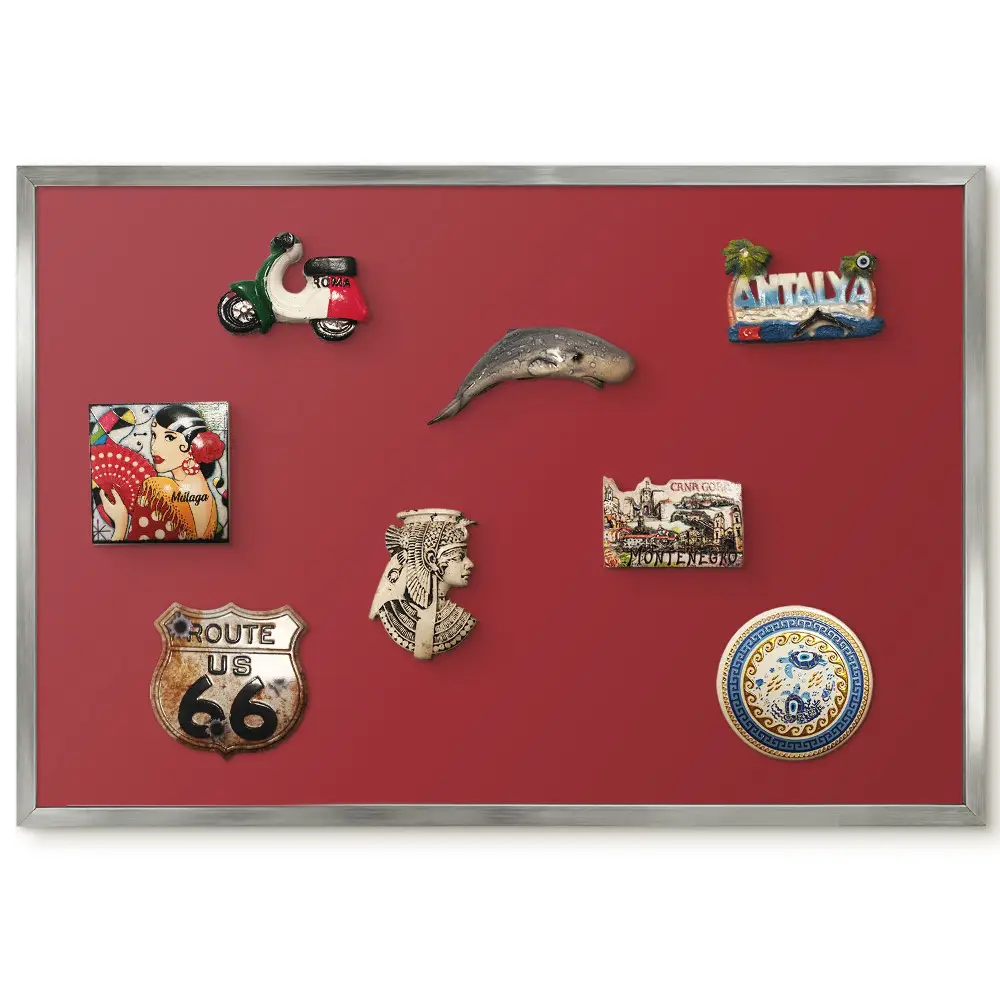 Magnetická tabule v rámu s intenzivní a sytou barvou