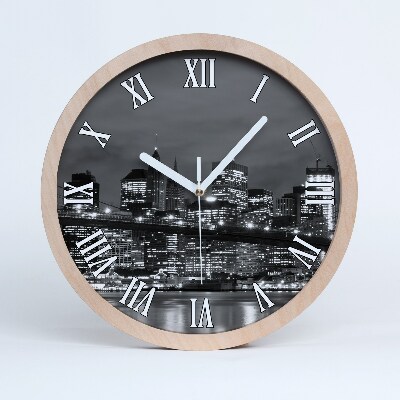 Nástěnné dřevěné hodiny Manhattan v noci