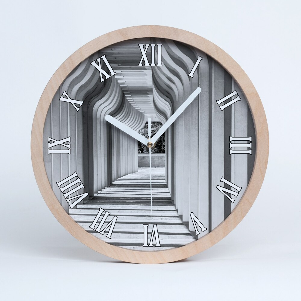 Dřevěné hodiny s fotkou Chodba