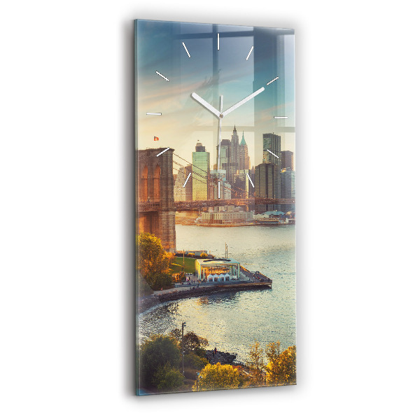 Vertikální nástěnné hodiny Newyorský Manhattan