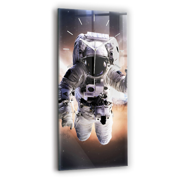 Vertikální nástěnné hodiny Astronaut ve vesmíru