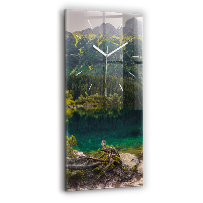 Vertikální hodiny na skle Morskie Oko v Tatrách
