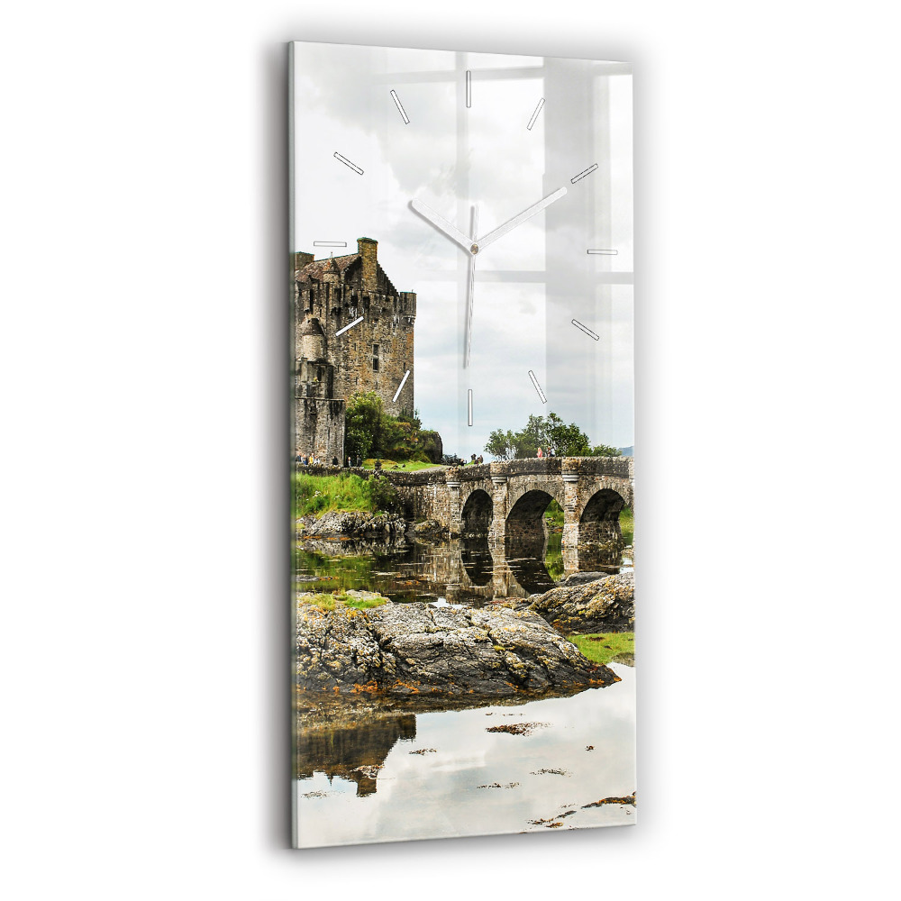Vertikální hodiny na skle Hrad Eilean Donan Skotsko