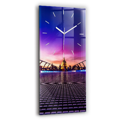 Vertikální hodiny na skle Katedrála svatého Pavla